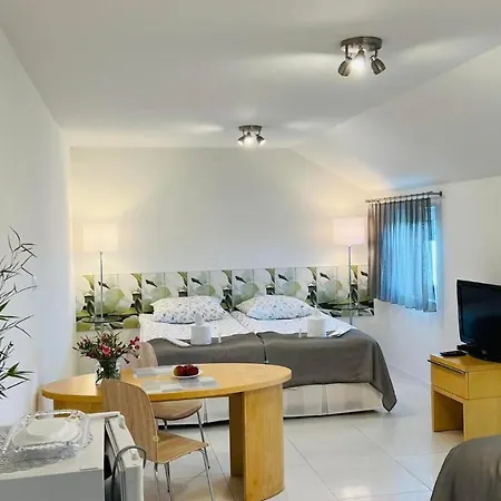 Hotel Azyl