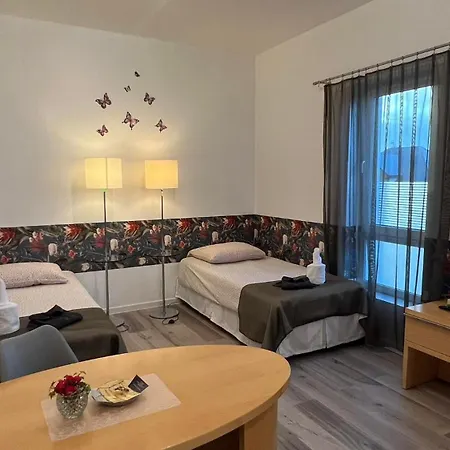 Azyl Otel