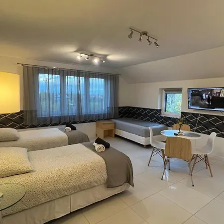 Azyl Ξενοδοχείο Λέγκνικα