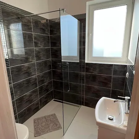 Ξενοδοχείο Azyl