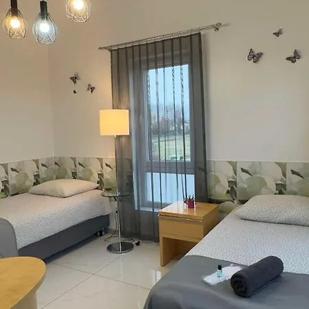 Azyl Hotel Legnica