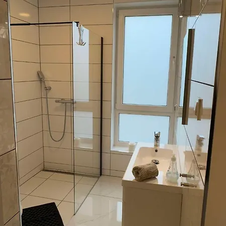 Azyl Λέγκνικα