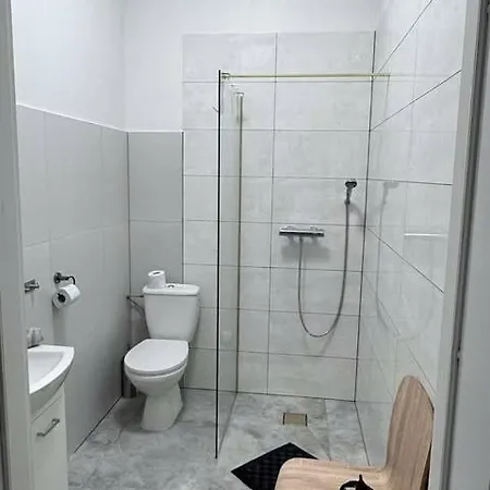 Azyl Hotel Legnica