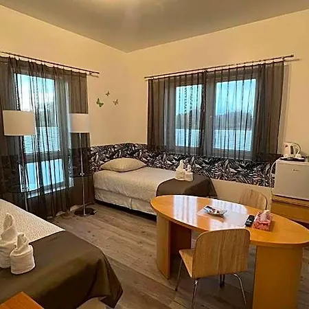 Hotel Azyl