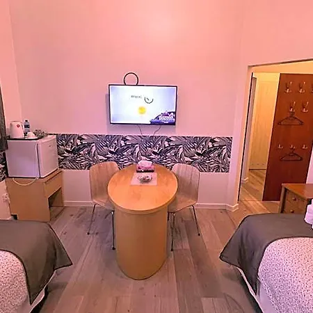 Azyl Hotel